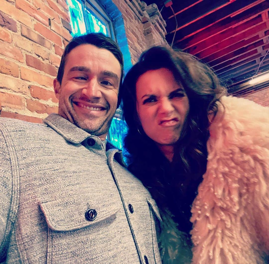 ロバート・バックリーのインスタグラム：「We spent an entire day together and this is the nicest photo we took. Never grow up, kids.」