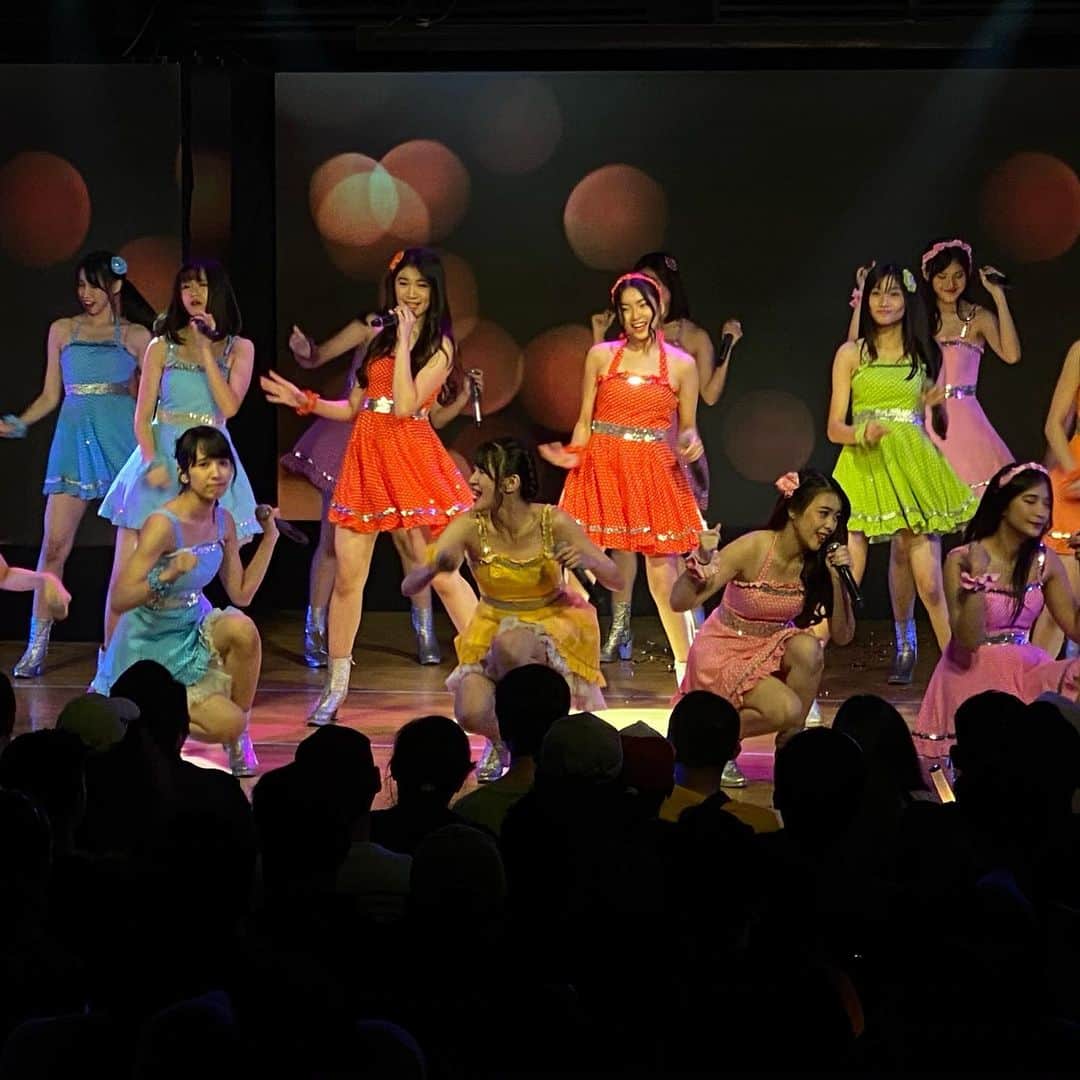 湯浅洋さんのインスタグラム写真 - (湯浅洋Instagram)「JKT48劇場には入れなかった皆様も応援有り難うございました！ フィニ卒業公演　‪#Viny ‬ Terima kasih atas dukungannya! #jkt48」2月24日 2時40分 - 164yuasa