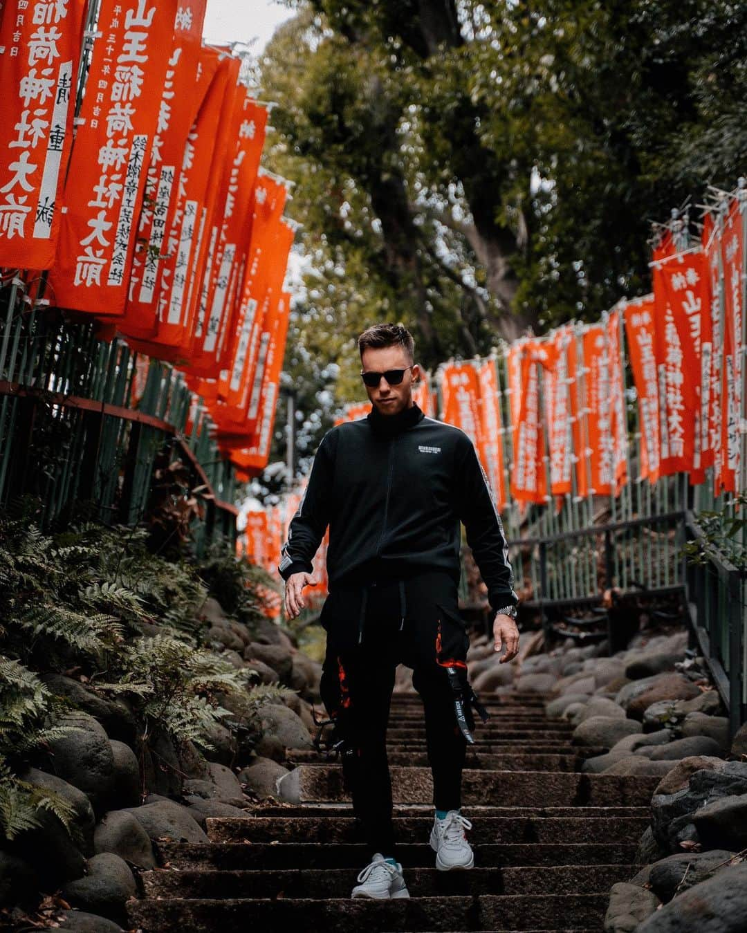 ニッキー・ロメロさんのインスタグラム写真 - (ニッキー・ロメロInstagram)「Konichiwa Japan 🇯🇵」2月24日 3時03分 - nickyromero