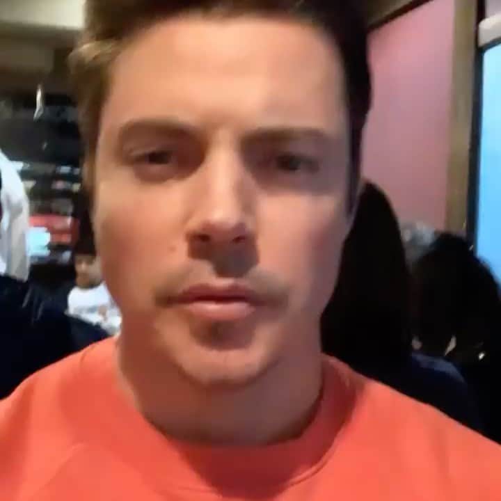 ジョッシュ・ヘンダーソンのインスタグラム：「LAstnight was special. Y’all that know me know why. Loves these folks endlessly. #TheArrangement #Benihana」