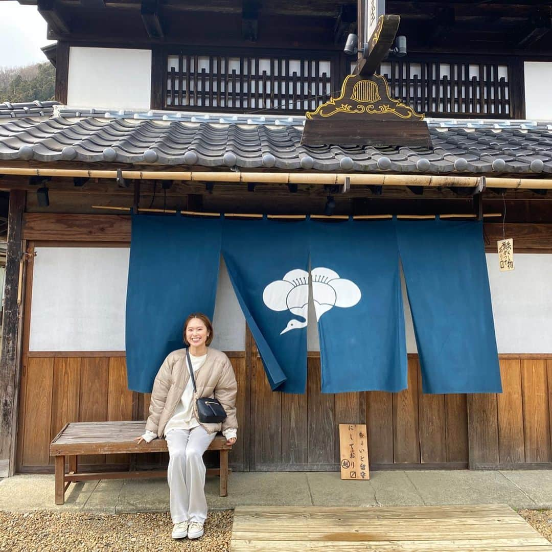 井村亜里香さんのインスタグラム写真 - (井村亜里香Instagram)「1泊2日で鬼怒川温泉に女子旅。 最高に楽しくてリラックスできた旅◎ 温泉に沢山入れて大満足♨️ 大人になってから行く 日光江戸村もすごい面白かったなぁ🏮 みんなもありがとう💛 また計画立てましょう〜！❤︎ @mminakooo @aki_0607  @inamotomiwako ・ #kinugawa#kinugawaonsen#onsen #joshitabi#japanesetrip#nikko#nikkojapan #鬼怒川温泉#鬼怒川#温泉#温泉旅行 #女子旅#日本旅行#旅行#栃木旅行#日光 #日光江戸村#女子旅行」2月24日 13時59分 - arika_imura