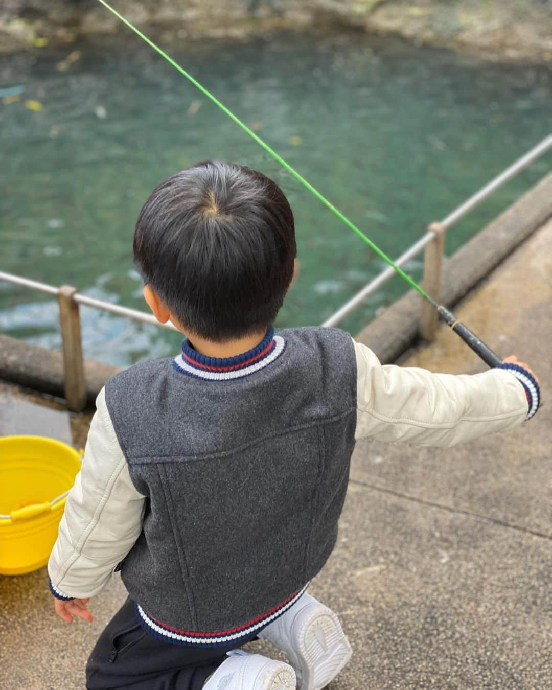 奥田順子さんのインスタグラム写真 - (奥田順子Instagram)「マリンワールドの中にあるアジ釣り🎣  たくさん連れてなかなか楽しい！横でフライにしてくれるんだけど、なかなか美味しい👍 #マリンワールド#子連れ城崎#城崎#アジ釣り」2月24日 12時33分 - okuda_junko