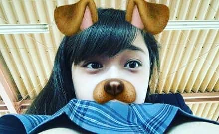 白本彩奈のインスタグラム：「私は非常におかしく見えますか？🤪😅」