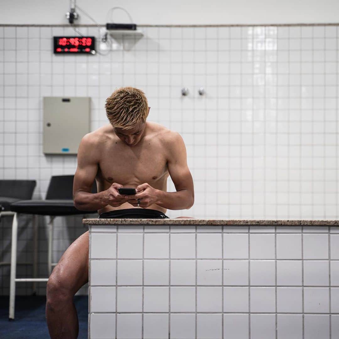 本田圭佑さんのインスタグラム写真 - (本田圭佑Instagram)「Recovery time after training 😁 #riodejaneiro」2月24日 5時42分 - keisukehonda