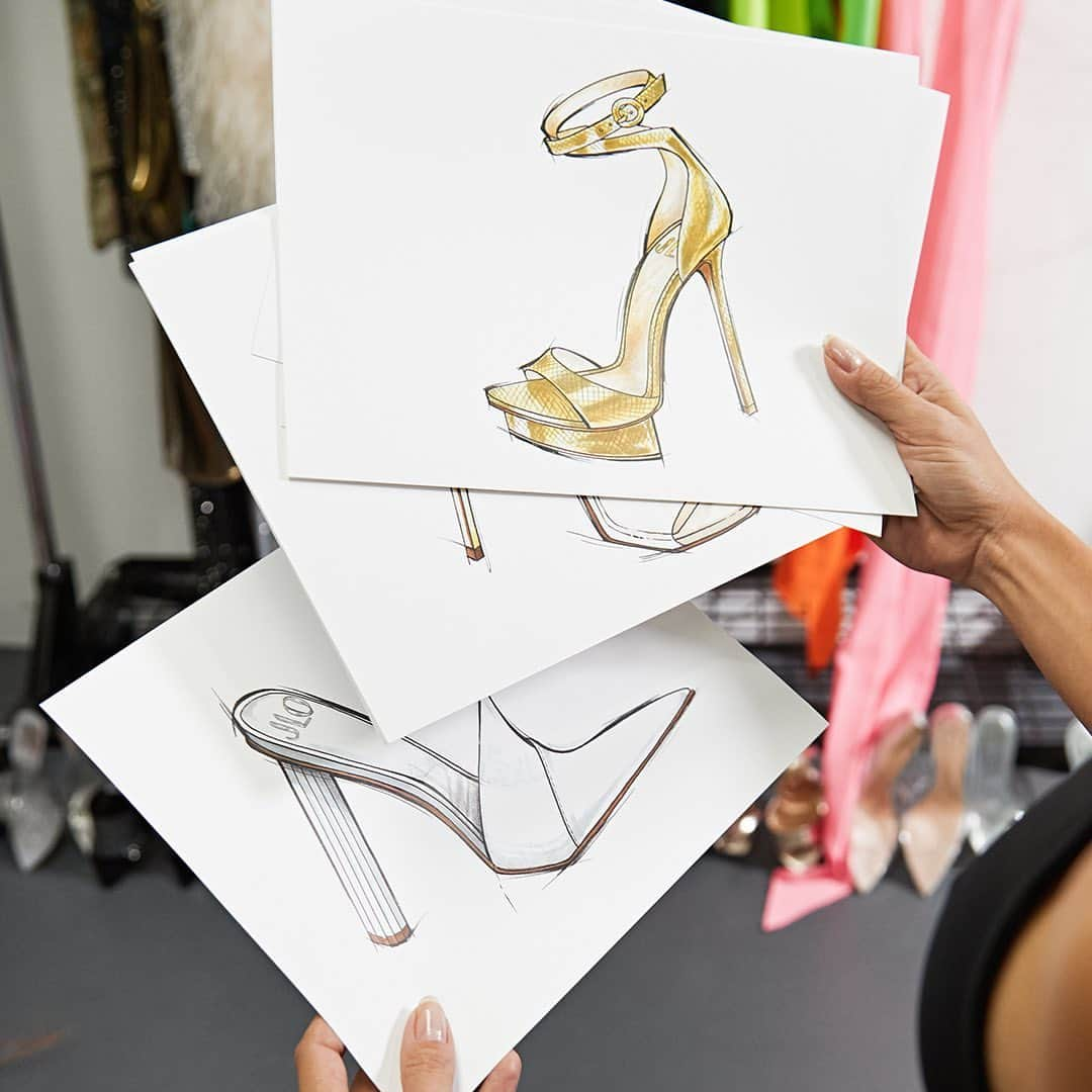 ジェニファー・ロペスさんのインスタグラム写真 - (ジェニファー・ロペスInstagram)「A little #BTS from designing my collection at @dsw. Can’t wait to see these babies come to life. 😍👠」2月24日 6時12分 - jlo