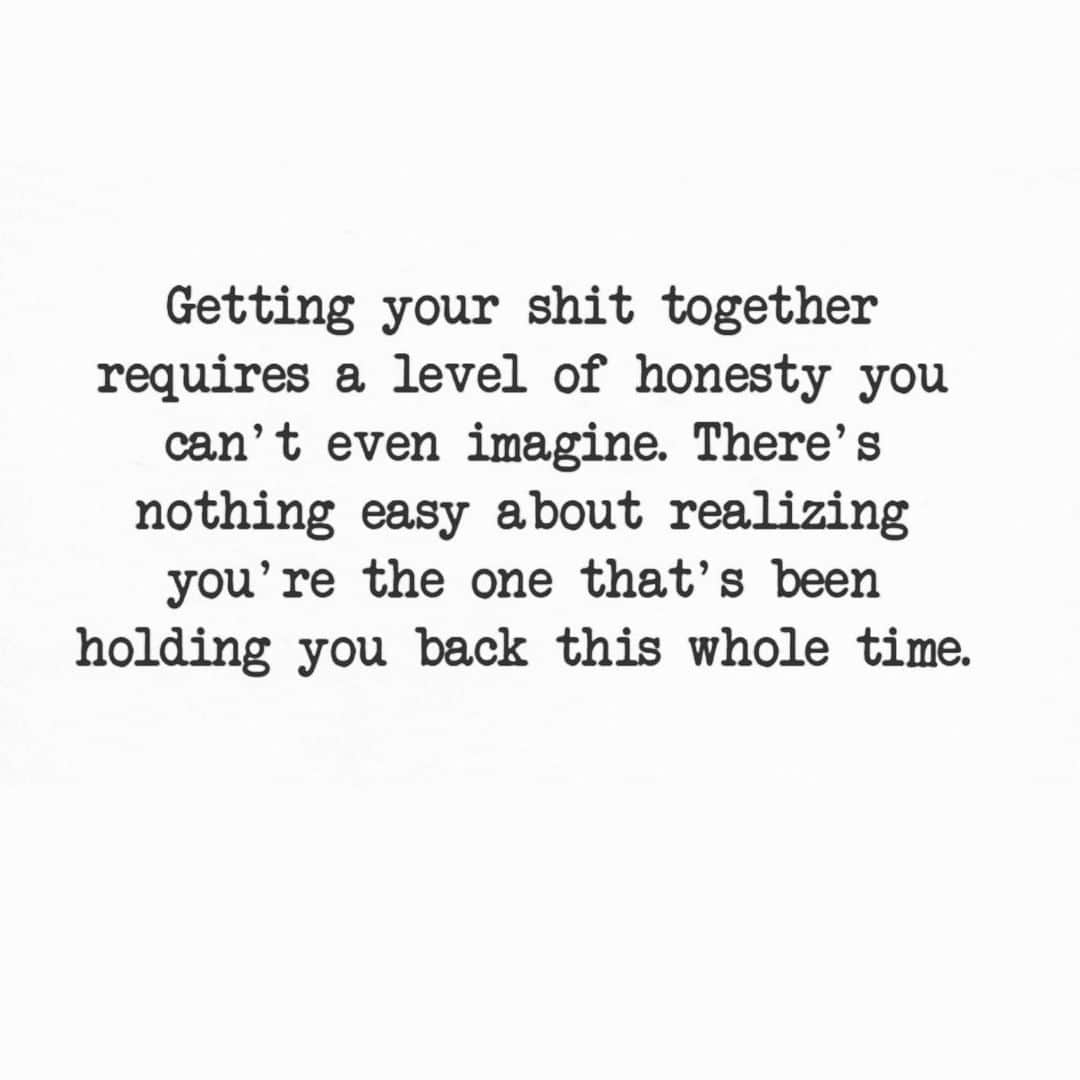 マリッサ・ウェッブのインスタグラム：「Sunday motivation for your Monday.  Write your own ending.  #palletcleanser ........................................................... #justdoit #onelifetolive #motivation #inspiration #ownit #qotd #wotd #sundayvibes #🖤 #alwayslearning」