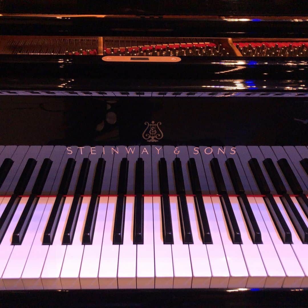 上杉洋史のインスタグラム：「534498 D #piano #steinway #venue #todayspiano #instapiano #pianophotography #iwasakihiromi #concert」