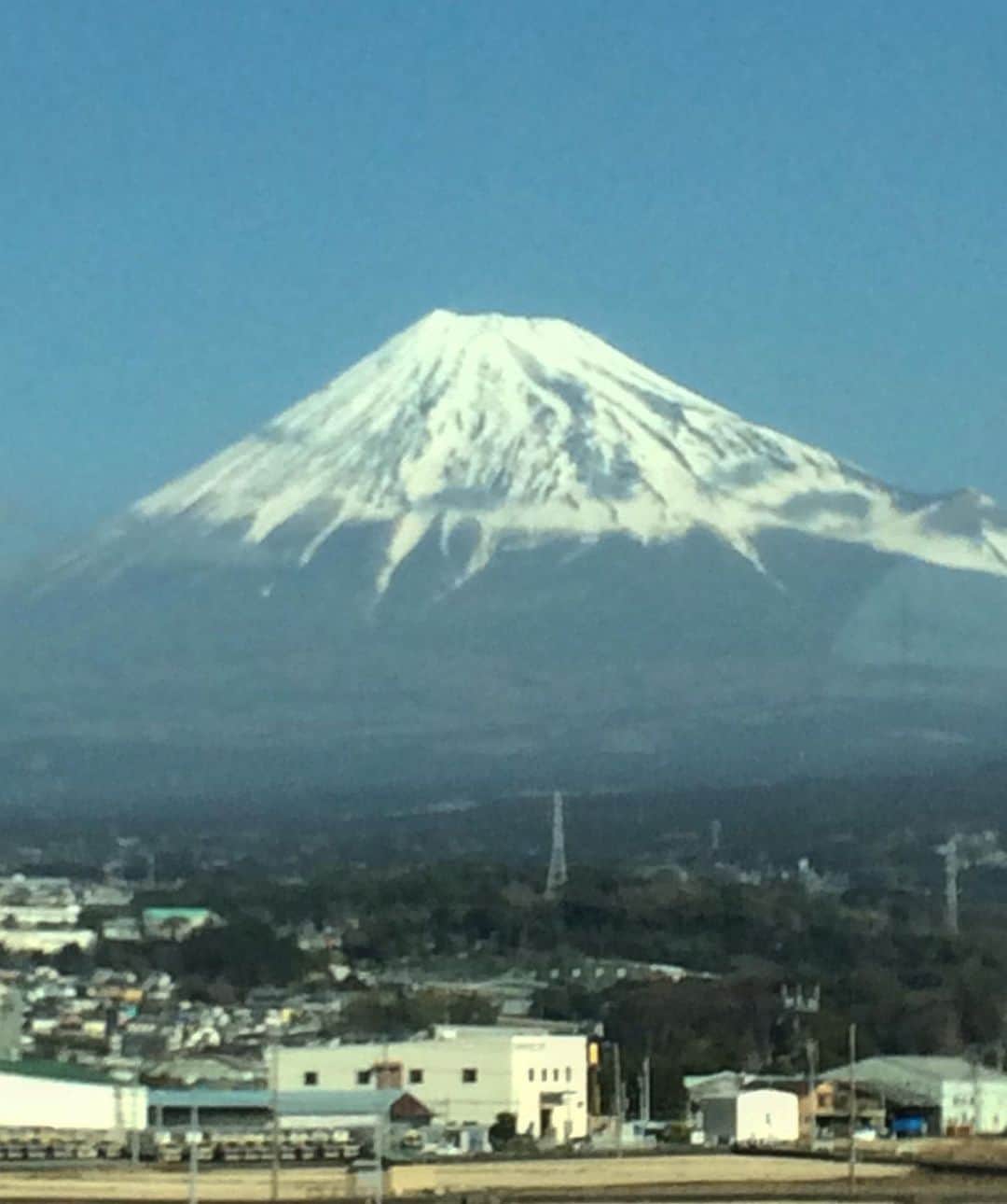 松田洋治のインスタグラム：「いつでも富士山は美しい。本日は静岡公演です。」