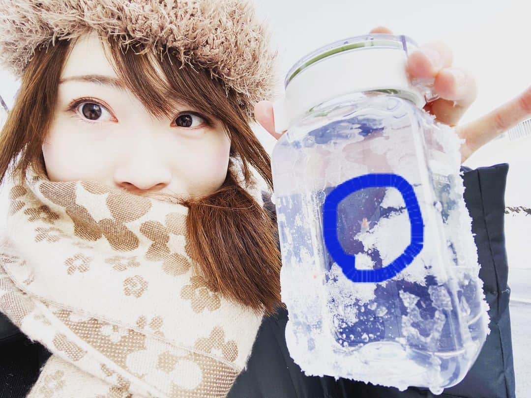 國本未華さんのインスタグラム写真 - (國本未華Instagram)「先日、北海道紋別へ行った時にお知り合いから譲って頂いたクリオネ。 瓶を雪に埋めて冷やしてみたりした。 #クリオネ　#ようこそ　#クリオネ好き　#紋別」2月24日 10時27分 - kunimoto_mika