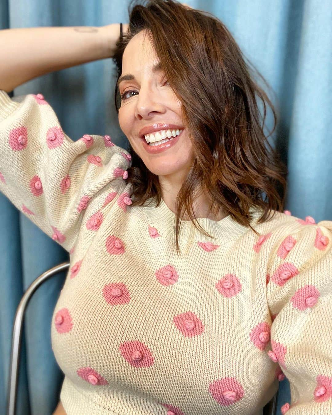 ウィットニー・カミングスさんのインスタグラム写真 - (ウィットニー・カミングスInstagram)「Babies and i are obsessed with this top from @fashionbrandcompany 😍」2月24日 10時52分 - whitneycummings