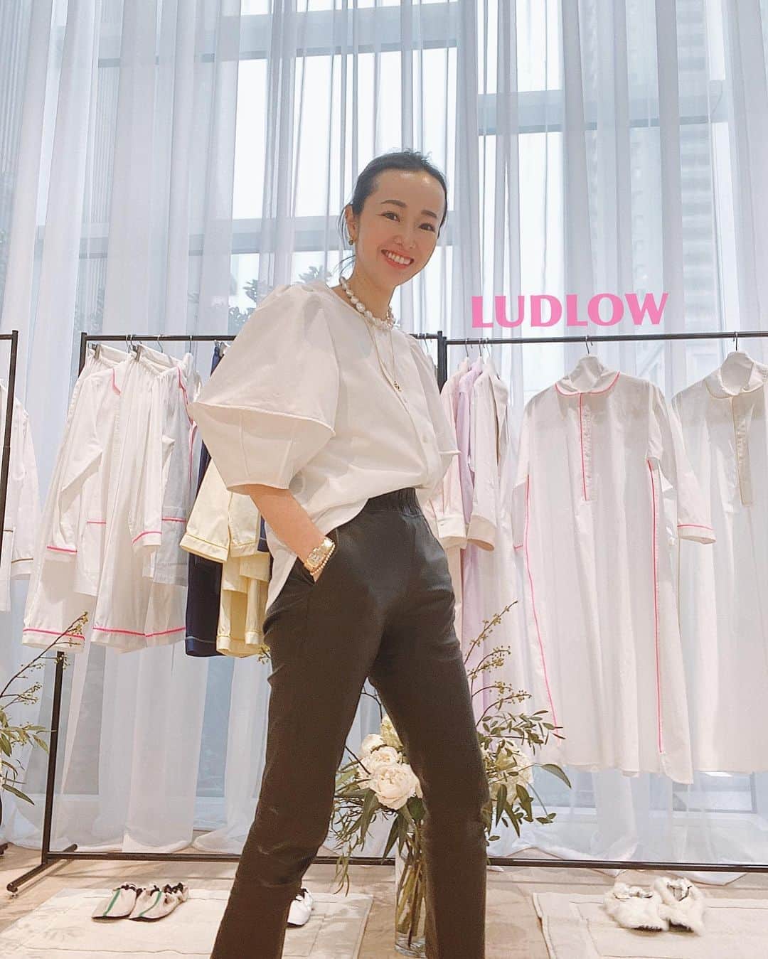 のインスタグラム：「先日のLUDLOWの展示会で発表されたシャツコレクションがとっても素敵でした💘💓💗 またも天才森田姉妹に心撃ち抜かれました🤪🤩💕✨ @ludlow_official #ludlow #ラドロー #tokyo #akiweng #翁安芸」