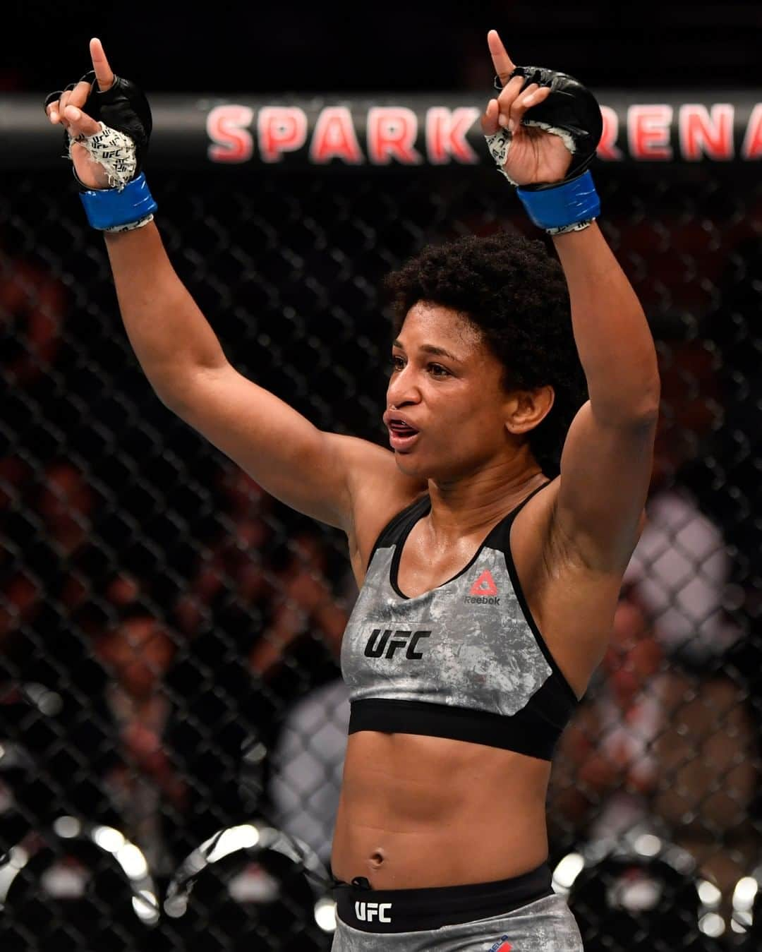 UFCさんのインスタグラム写真 - (UFCInstagram)「6️⃣ fights under a year! Where should @AngieOverkill land next? #UFCAuckland」2月24日 11時13分 - ufc