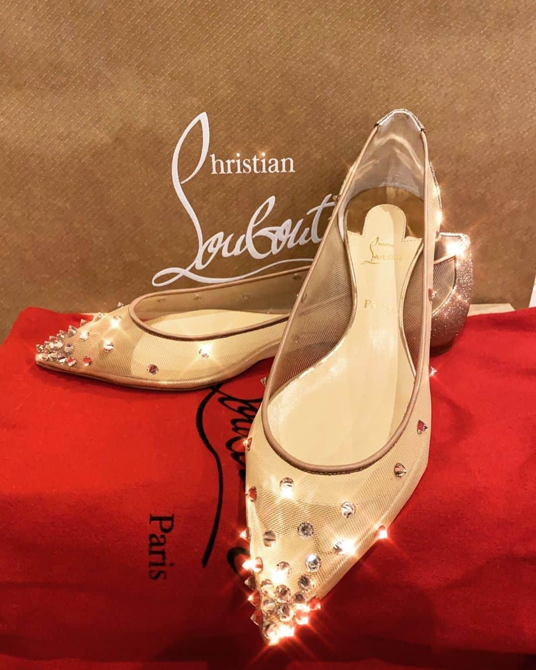 のインスタグラム：「. 普段ヒールは疲れるから滅多に履かないの🧚🏻‍♀️✨ #christianlouboutin #loboutin #👠」