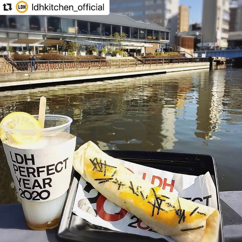 居酒屋えぐざいるPARKさんのインスタグラム写真 - (居酒屋えぐざいるPARKInstagram)「@ldhkitchen_official . 『出張居酒屋えぐざいる 2020 in OSAKA』開催中⭐️⭐️ . 6年に一度の祭典『LDH PERFECT YEAR 2020』SEASON１-🔥IGNITION🔥- . 「EXILE PERFECT LIVE 2001▶2020」、そして「LDH PERFECT YEAR 2020 SPECIAL SHOWCASE RYUJI IMAICHI / HIROOMI TOSAKA」大阪公演にて、出張居酒屋えぐざいるとして、FOODコーナー・OKASHIコーナー・ENNICHIコーナーが開催中💫💫 . . 【営業日時】 《湊町リバープレイス プラザ3》 2/24(月)　【LDH PERFECT YEAR 2020 SPECIAL SHOWCASE RYUJI IMAICHI / HIROOMI TOSAKA】 OKASHIコーナー・ENNICHIコーナー 販売時間：10：00～17：00 FOODコーナー 販売時間：11：00～17：00 2/25(火)　【EXILE PERFECT LIVE 2001▶2020】 FOODコーナー・OKASHIコーナー・ENNICHIコーナー 販売時間：12：00～19：00 2/26(水)　【EXILE PERFECT LIVE 2001▶2020】 FOODコーナー・OKASHIコーナー・ENNICHIコーナー 販売時間：12：00～19：00 ※京セラドームから湊町リバープレイス プラザ3まで距離目安 ・車10分、バス20分、徒歩26分 . 《京セラドーム 1Fバス乗降場》 2/21(金)　【EXILE PERFECT LIVE 2001▶2020】 OKASHIコーナー 販売時間：12：00～19：00(終演後1時間程度) 2/22(土)　【EXILE PERFECT LIVE 2001▶2020】 OKASHIコーナー 販売時間：10：00～17：00(終演後1時間程度) 2/23(日)　【LDH PERFECT YEAR 2020 SPECIAL SHOWCASE RYUJI IMAICHI / HIROOMI TOSAKA】 OKASHIコーナー 販売時間：10：00～17：00(終演後1時間程度) 2/24(月)　【LDH PERFECT YEAR 2020 SPECIAL SHOWCASE RYUJI IMAICHI / HIROOMI TOSAKA】 OKASHIコーナー 販売時間：10：00～17：00(終演後1時間程度) 2/25(火)　【EXILE PERFECT LIVE 2001▶2020】 OKASHIコーナー 販売時間：12：00～19：00(終演後1時間程度) 2/26(水)　【EXILE PERFECT LIVE 2001▶2020】 OKASHIコーナー 販売時間：12：00～19：00(終演後1時間程度) . 【場所】 大阪 京セラドーム大阪 1Fバス乗降場 湊町リバープレイス プラザ3 場外特設ブース . 【 注意事項 】 ●商品には数に限りがございますので、無くなる場合がございます。 ●食品は、手洗いを充分にしてからお早めにお召し上がり下さい。 ●荒天等の場合、営業を中断、中止する場合がございます。 ●営業時間は、混雑状況や天候等により、予告無く変更する場合がございます。 ●基本、屋外となりますので、防寒対策をし、体調管理にはくれぐれもお気をつけいただき、お越し下さいませ。 . ※上記の注意事項、予めご了承ください。 . #LDH #PERFECTYEAR  #IGNITION #EXILE #RYUJIIMAICHI #HIROOMITOSAKA #出張居酒屋えぐざいる #LDHkitchen #大阪 #京セラドーム #わくわくが止まらない #えぐピス #RYUJIandOMI_THESTICK」2月24日 11時35分 - izakaya_exile