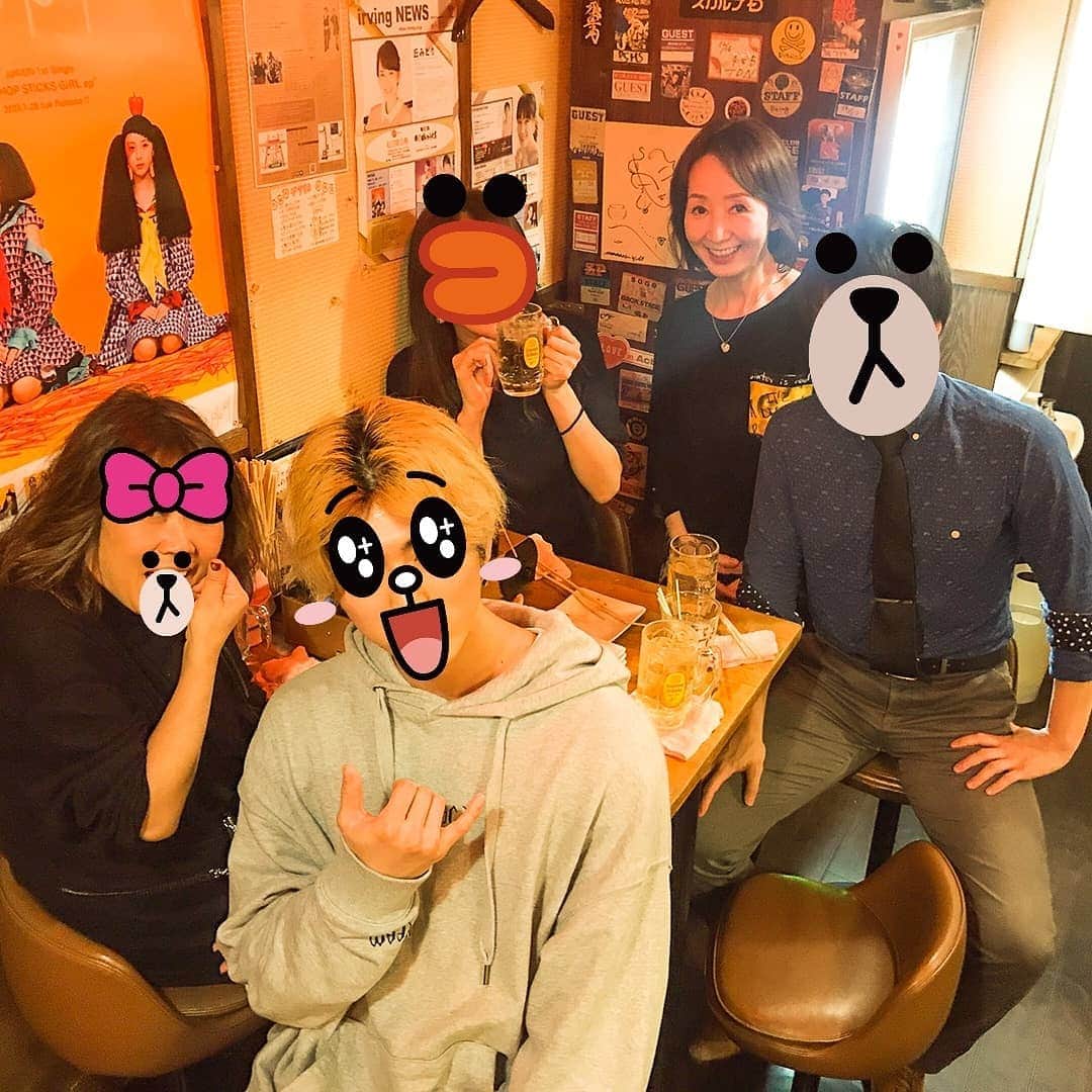 藤川奈々さんのインスタグラム写真 - (藤川奈々Instagram)「『やすきよ』西麻布交差点角の人気の居酒屋🏮特別にたこ焼きパーティー🐙  ほぼ、ご家族のスタッフさんが優しいし、関西の味が美味しいし、いつも忙しいお店なので要予約です。  串揚げ、うどんが絶品♪  ついつい行きたくなるオアシス的なお店。  やすしきよしさんとは関係はないそうですが、オーナーさんは関西人♪」2月24日 11時38分 - nanayakko