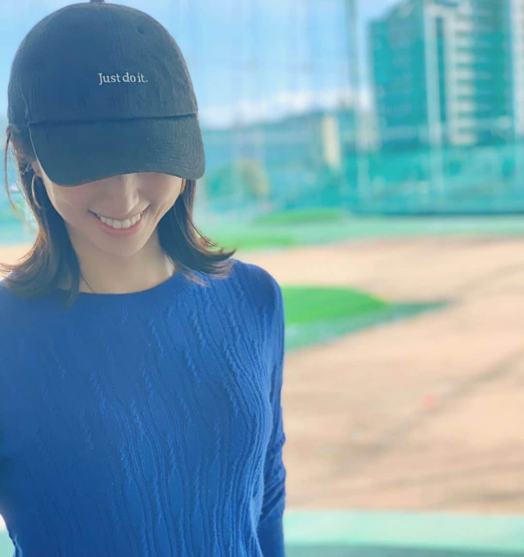 森木美和さんのインスタグラム写真 - (森木美和Instagram)「ゴルフ練習🏌️‍♀️﻿ 少し間が空いてしまいましたが、最近、練習メモを📝取る様にしています😊﻿ ﻿ 感覚はすぐ忘れてしまうので、自分なりに感じた感覚をメモする事で、次に繋がってます☺️✨﻿ ﻿ アプローチ練習動画を載せました☺️⛳️﻿ この練習好き☺️💓﻿ ﻿ ﻿ #ゴルフ練習#ゴルフ練習場#ゴルフ場#ゴルフ練習場#golf#ゴルフ#ゴルフ女子#ゴルフ男子#golfgirl#ゴルフファッション#ゴルフコーデ #ゴルフシューズ #ゴルフ好き#enjoygolf#ゴルフコーデ#vg_fashion#ゴルフ好きと繋がりたい#アプローチ#アプローチ練習#練習動画」2月24日 11時39分 - miwamoriki