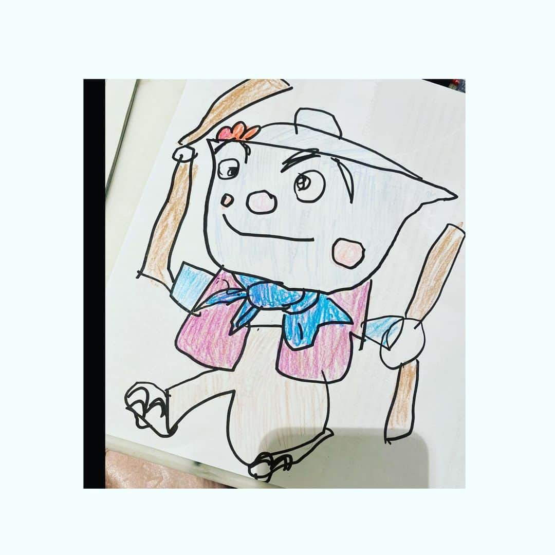 里田まいさんのインスタグラム写真 - (里田まいInstagram)「息子が描いて私が色を塗りました(^^) #てんどんまん #上手でしょ？ #親バカ　 #😏」2月24日 11時54分 - maisatoda_official