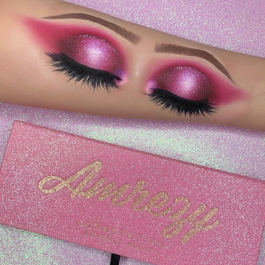 Anastasia Beverly Hillsさんのインスタグラム写真 - (Anastasia Beverly HillsInstagram)「So pretty @bridgymay  #ABHxAmrezy Palette」2月24日 11時52分 - anastasiabeverlyhills