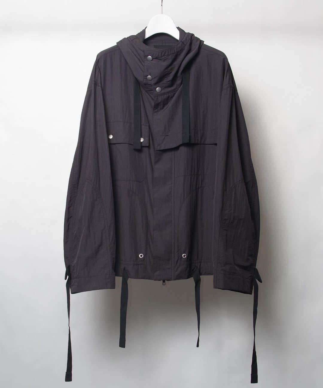 ウィザードのインスタグラム：「2020 Spring/Summer Collection “New Dawn Fades”  SALVAGE PARKA BLOUSON  TAPERED CROPPED TROUSERS  In Stock.  Offical Web Store https://wizzard.stores.jp/  #wizzard_fac #wizzard #fashion #tokyofashion #streetfashion #fashionphoto #streetwearbrand #streetwearaddicted #20ss #designersbrand #domesticbrand #tokyofashionweek #2020ss」