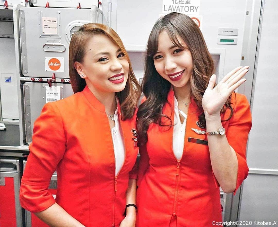 AirAsia (公式) さんのインスタグラム写真 - (AirAsia (公式) Instagram)「✈︎﻿ 機内×キャビンクルー×Smile😊﻿ ﻿ 素敵なお写真ありがとうございます！﻿ エアアジアでは、#エアアジア360 をつけて投稿された素敵な写真を紹介させていただいております❤️ぜひ、各就航地や機体などのお写真をInstagramでご投稿ください📸﻿ ✈︎✈︎✈︎✈︎✈︎✈︎✈︎✈︎✈︎✈︎✈︎✈︎✈︎✈︎✈︎﻿ (Photo by @jmkt4c さん)﻿ Airasia gives me a big smile every time:-)﻿ *﻿ 2020年元旦のヒコーキ乗り初めはエアアジアさんでした✈️﻿ また札幌と仙台の可愛いカフェに行きたい、でも台北の美味しい小籠包や牛肉麺も食べに行きたい🤔﻿ *﻿ #cabincrew #airasiajapan #airasia #airasia360 #japan #aviation #エアアジア #エアアジア360 #キャビンクルー #笑顔 #에어아시아 #에어아시아재팬 #일본 #여행 #사진」2月24日 12時00分 - airasia_jpn