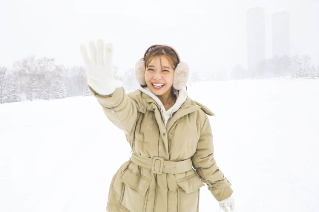福田瞳さんのインスタグラム写真 - (福田瞳Instagram)「@misako_uno_aaa さんの投稿から📸 .﻿ #うの旅 in 帯広✈️♥️﻿ 先日、冬の北海道を満喫しに、星野リゾート トマムに行ってきました❄️✨﻿ ﻿ 美しい雪景色にまずうっとりして、﻿ 色んなウインターアクティビティを楽しんで、﻿ たくさんあるレストランで贅沢な北海道グルメをたっぷり頂いてっ😋🍴﻿ 思わずはしゃいじゃいました。﻿ ４枚目の写真で伝わるかなぁ？☃💓﻿ ﻿ うの旅の様子を、JALのYouTubeでぜひチェックしてね✔﻿ ﻿ #うの旅 #JAL #北海道 #帯広 #星野リゾートトマム」2月24日 22時05分 - fukudahitomi610