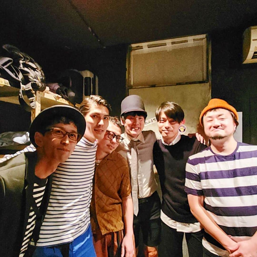 カジヒデキさんのインスタグラム写真 - (カジヒデキInstagram)「昨日の"Love sofa"はwonderful boys bandの皆さんの素晴らしい演奏のお陰で、最高に楽しかったです！リハからテンションを上げてくれた皆に感謝。また一緒に演りましょう！Sundayカミデさん、いつも刺激を下さりありがとう。20周年、本当にすごい事です！3/15のリキッドルームも楽しみにしています。見に来て下さった皆さんもありがとう！盛り上がり、最高でした！今年もよろしくお願いします。 #lovesofa #ワンダフルボーイズ #カジヒデキ」2月24日 22時14分 - hideki_kaji