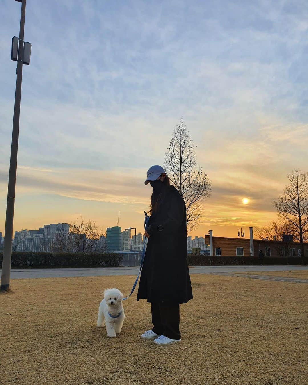 チョン・チェヨンさんのインスタグラム写真 - (チョン・チェヨンInstagram)「노을이 너무 예쁘다 #날씨가따스했다  #마스크꼭착용하세요😷」2月24日 22時07分 - j_chaeyeoni