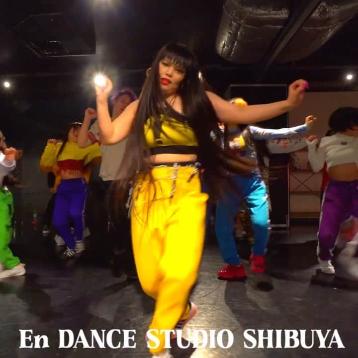森山穂乃香のインスタグラム：「🔥🔥🔥Yikes🔥🔥🔥 Artist👑 @nickiminaj 👑 Dance Artist👸🏻🇯🇵 @honokamoriyama_official with Special guest @reimyjones😘💜and my students!!! Thank you for coming my class❤️ Shoes👟 @adidasoriginals @abc_mart_japan  #Yikes #NickiMinaj #Yikeschallenge #HonokaMoriyama #Dance #Tokyo #Japan #ダンス」