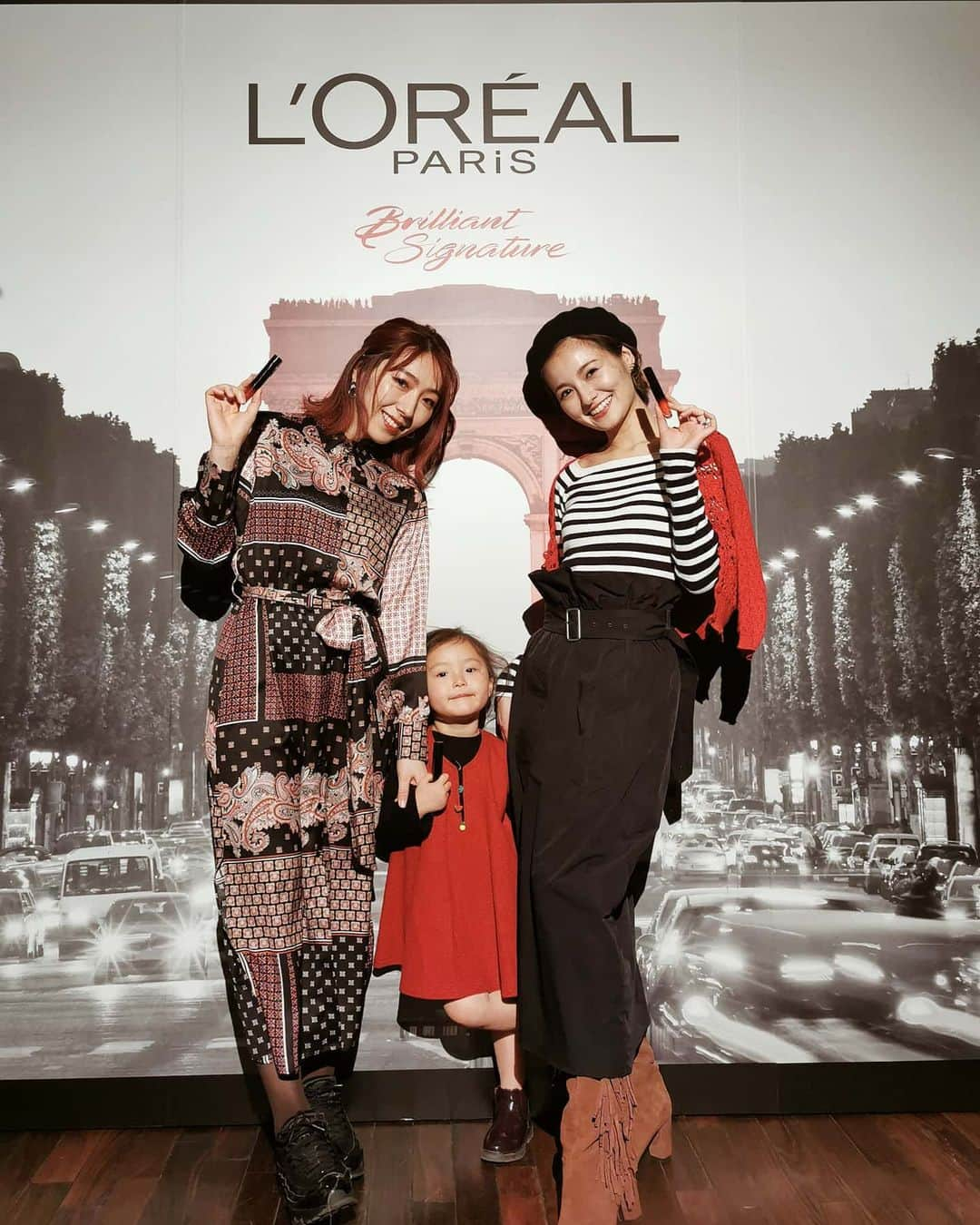 貴愛kwiae Officialさんのインスタグラム写真 - (貴愛kwiae OfficialInstagram)「L'OREAL から21日に発売された 新しい リップの新作発表会に 行かせてもらいまして！！ とてもおきにいり😍💘💘 塗りやすいし、取れにくいし、発色がすごい🤩❤ 最近もっぱらこれ🧚‍♂️ * * ももはなも一緒に💘 #lorealparis  #ロレアルパリ #ブリリアントシグネチャー #透け感ウォータリールージュ #makeup #make #メイク  #like #love #love #photo」2月24日 22時55分 - kwiae530