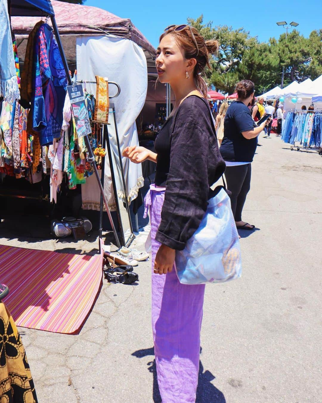 吉田夏海さんのインスタグラム写真 - (吉田夏海Instagram)「📍Melrose Trading Post.﻿ ﻿ メルローズのフリマ可愛いものがたくさんでキュンキュン😍😍😍 ﻿ ﻿ ローズボールは日にち合わなくて行けずここも30分くらいしかなかったから今度は一日中居たい🥺❤️ ﻿ ﻿ 今とにかく暖かいところ行きたいけど、コロナウイルスが怖くて旅行自粛してる😭﻿ ﻿ いつまで続くかな💭﻿ ﻿ みんなも手洗いうがいしっかりしてコロナウイルス気をつけてください🙏🙏🙏﻿ ﻿ #losangeles ﻿ #melrosetradingpost ﻿ #fleamarket﻿ #ロサンゼルス﻿ #メルローズ」2月24日 23時09分 - natsumiiiiiiiiiii