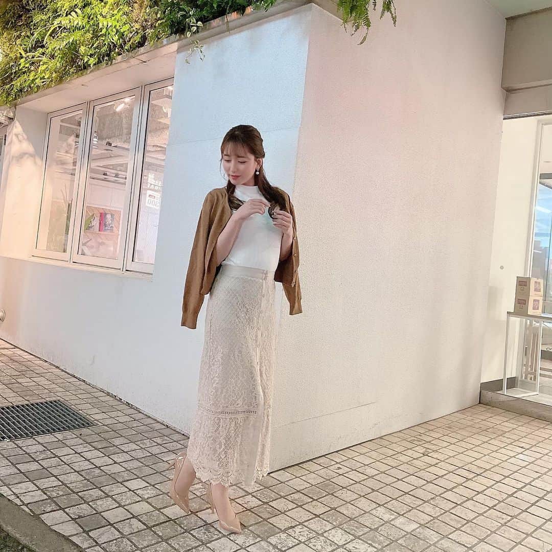 堀尾実咲のインスタグラム：「#cordinate #fashion #portrait💋💋💋 #cardigan → @redyazel  #tops→ @royalparty_official  #skirt→ @drwcys_official  #shoes→ @dianashoespress ・  #redyazel #royalparty #drwcys #diana」
