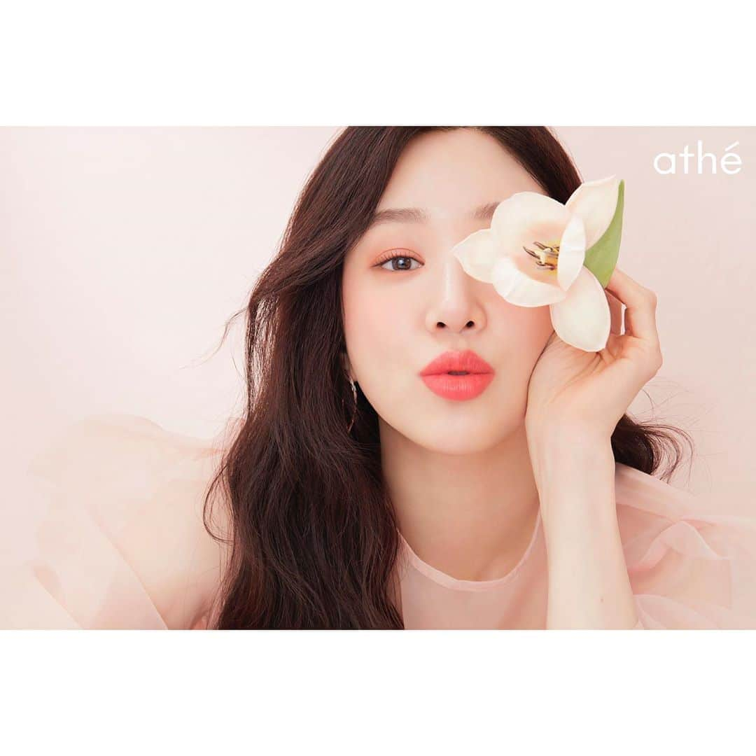 チョン・リョウォンさんのインスタグラム写真 - (チョン・リョウォンInstagram)「. athé for spring🌸 . makeup- @___nomakeup  hair- @soonsoo1234  styling- @stylist_eel .🌷🌸🌺 @athe.official」2月24日 15時14分 - yoanaloves