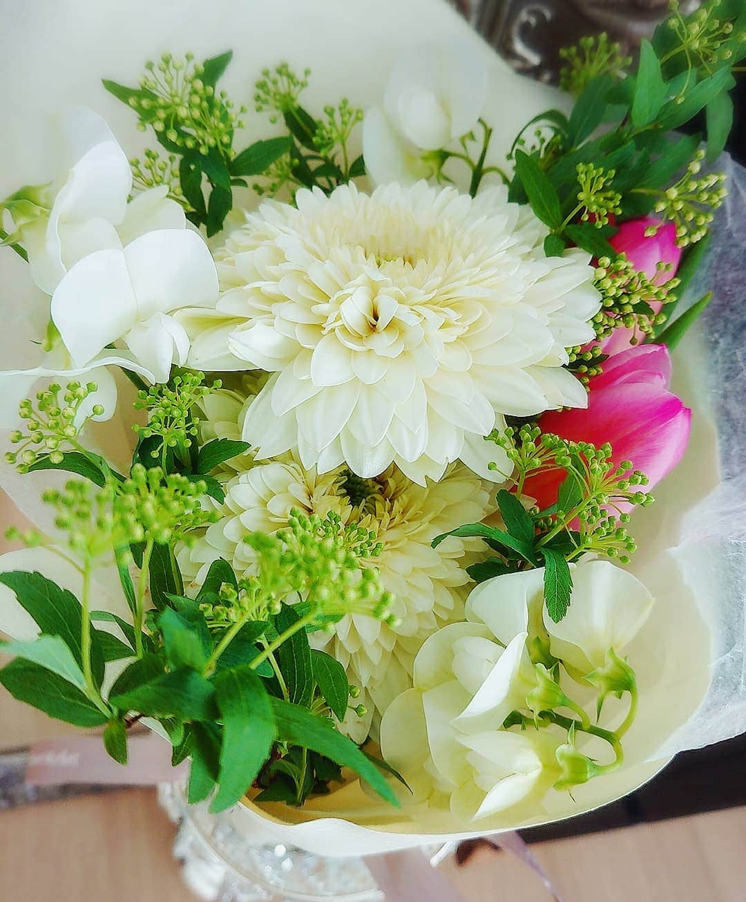 CHIKAさんのインスタグラム写真 - (CHIKAInstagram)「. ゆかさん♡ありがとうございます😢❤ . #Flower #LOVE #ココちゃん」2月24日 15時21分 - chika72714