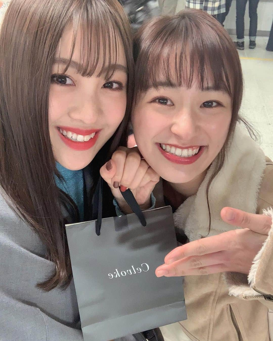 moca さんのインスタグラム写真 - (moca Instagram)「少しの時間でも会おうと頑張る2人❤︎﻿笑﻿ ﻿﻿ 美羽からの誕プレ🎁﻿ 私の好みを分かってらっしゃる。にやにや。﻿﻿ ありがとう🥺❤️﻿﻿ ﻿﻿」2月24日 15時47分 - moca_lol