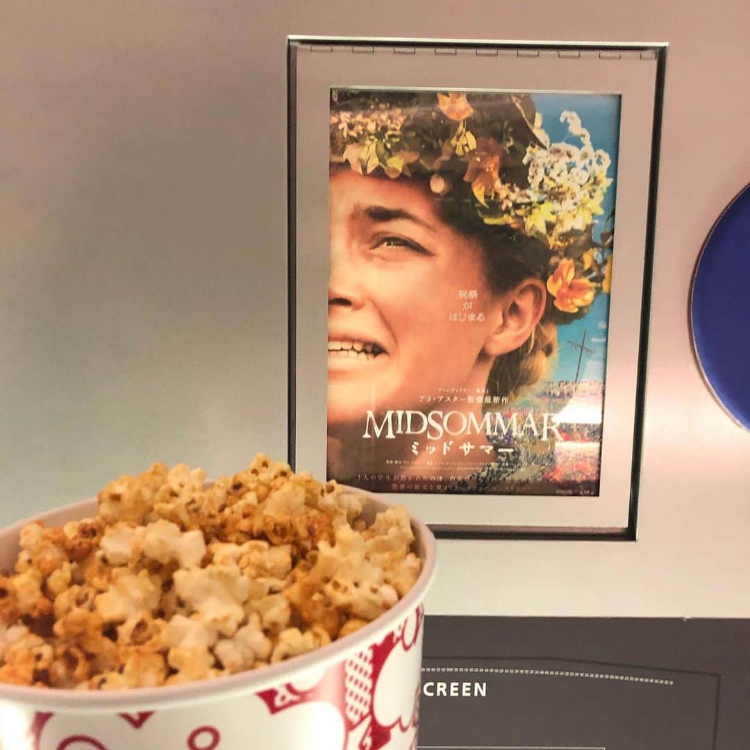 のインスタグラム：「なんだか……凄い映画だ……😓 #ミッドサマー」