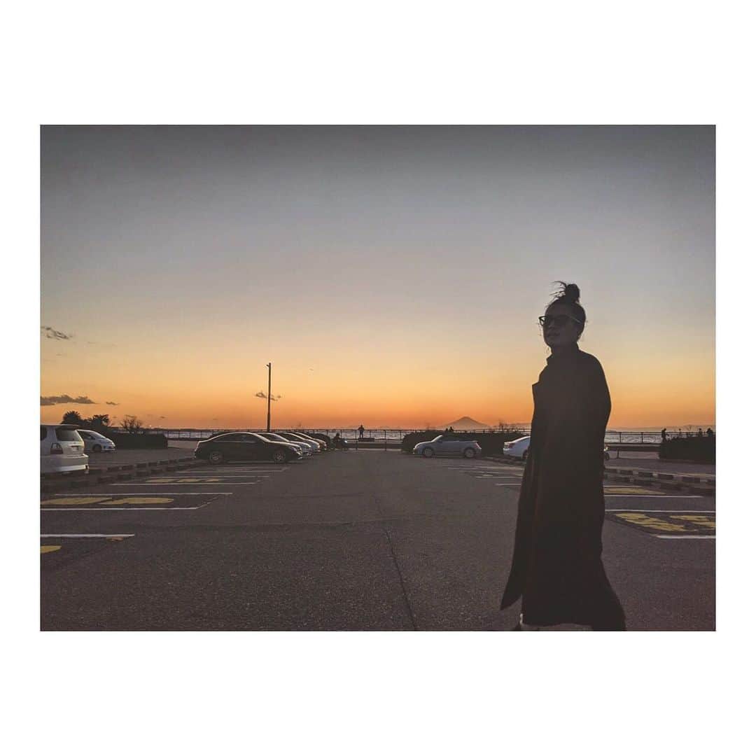中川裕太さんのインスタグラム写真 - (中川裕太Instagram)「袖ヶ浦に行ってみた 富士山が綺麗だった ............... #bassethound  #surf  #actor  #演员  #日本  #中国  #电影  #映画 #富士山」2月24日 16時08分 - yutanakagawa_official