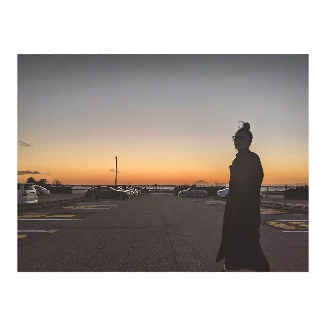 中川裕太のインスタグラム：「袖ヶ浦に行ってみた 富士山が綺麗だった ............... #bassethound  #surf  #actor  #演员  #日本  #中国  #电影  #映画 #富士山」