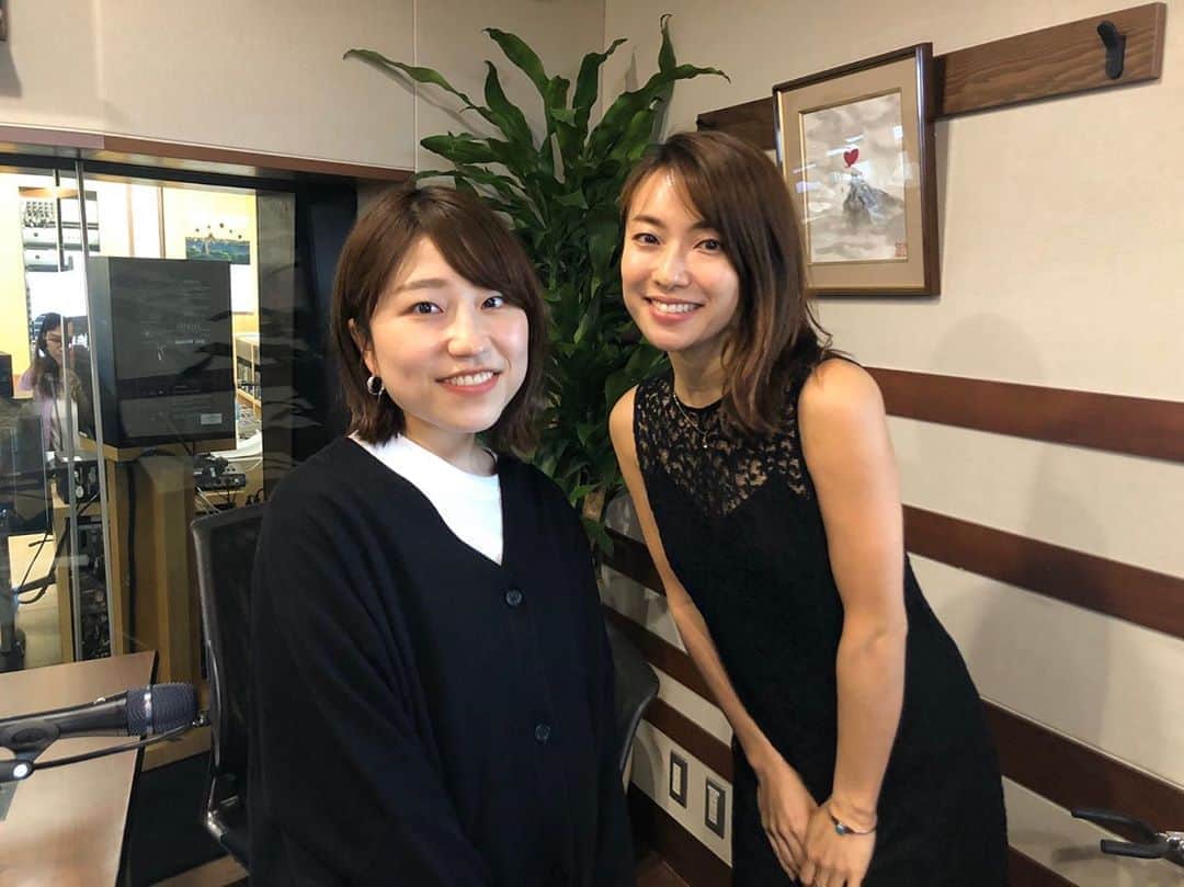 関取花のインスタグラム：「Tokyo FMホリスペ、生出演終わりました🎸📻短い時間でしたが、内山理名さんから漂う柔らかで優しい空気感に包まれて、とっても楽しい時間を過ごさせていただきました☺️ありがとうございました！ #tokyofm」
