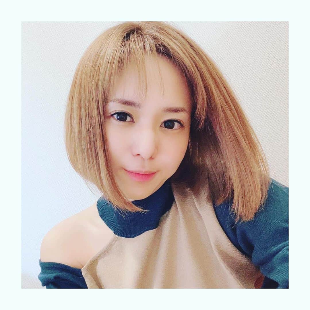 蒼井そらのインスタグラム：「人生初めちゃくちゃ髪色明るくしてみた。 * I went to a hair salon today. This is the first time I have dyed my hair so brightly.」