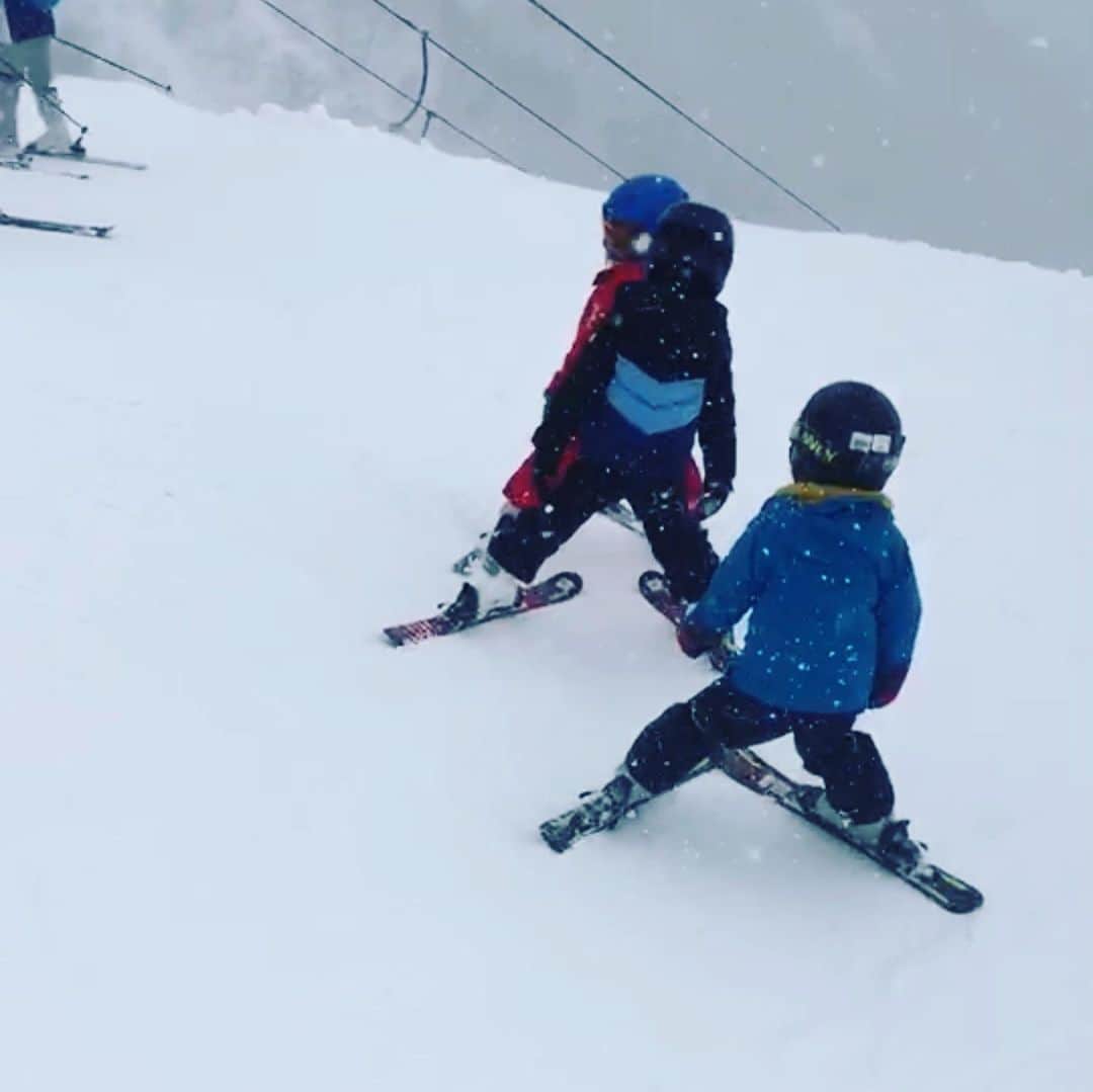 亀恭子さんのインスタグラム写真 - (亀恭子Instagram)「みんなの成長^ ^ . . . また来年♪ . . #weekend #ski #hakuba #family #relax #winter #february #カルガモ隊」2月24日 17時18分 - kame_kyo