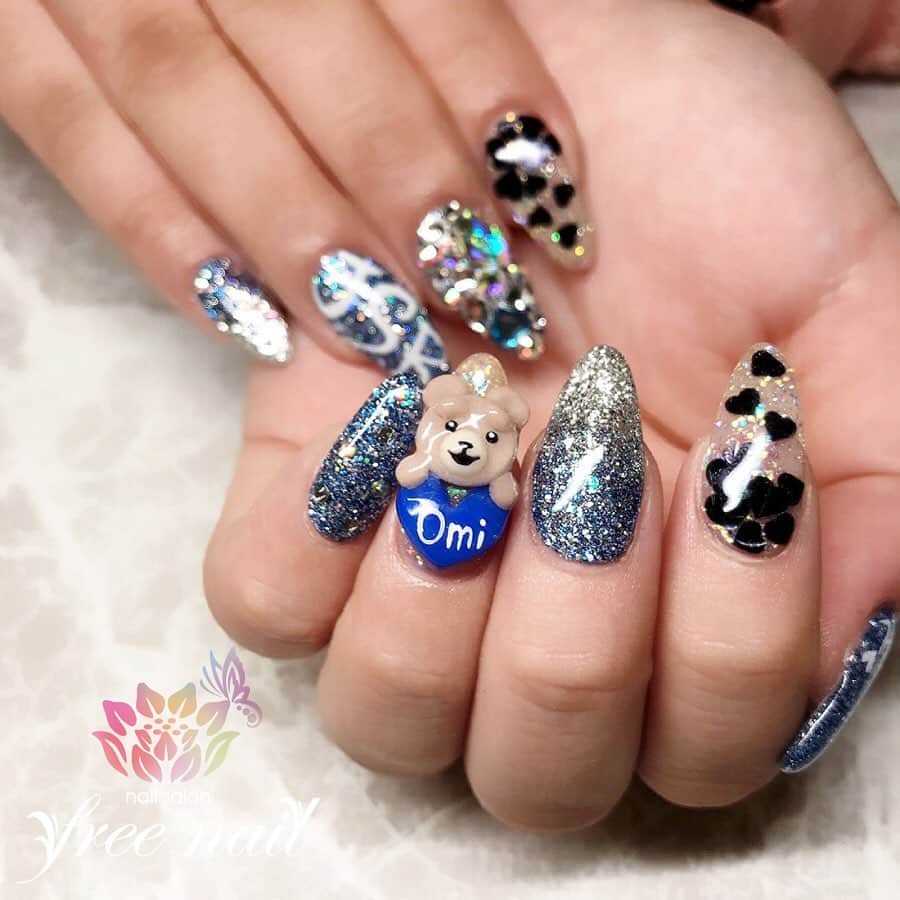 free nail フリーネイルのインスタグラム：「. お客様ネイル💅🏻❄️ . OmiくんLove💙 三代目Love💙 . 大好きをネイルに😊💗 . ご来店ありがとうございました🙇🏻‍♀️🙇🏻‍♀️🙇🏻‍♀️💗 . #ネイルアート #ジェルネイル #ネイルサロン #大阪ネイルサロン #ネイルデザイン #ネイルチェンジ #キャラクターネイル #3dネイル #グリッターネイル #ハートネイル #ギラギラネイル #ブルーネイル #クリアネイル #デザインネイル #トレンドネイル #シンプルネイル #大人ネイル #冬ネイル #winternails #nailsart #nailsdid #美甲 #日式美甲 #日式美甲胶 #日本美甲师 #日本美甲老师 #美甲上课 #日本胶 #フリーネイル #freenail」