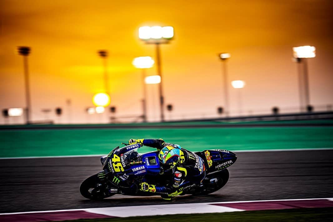 バレンティーノ・ロッシさんのインスタグラム写真 - (バレンティーノ・ロッシInstagram)「Losail circuit,Qatar MotoGp test,day2 📸 @falex79 @gigisoldano」2月24日 18時02分 - valeyellow46