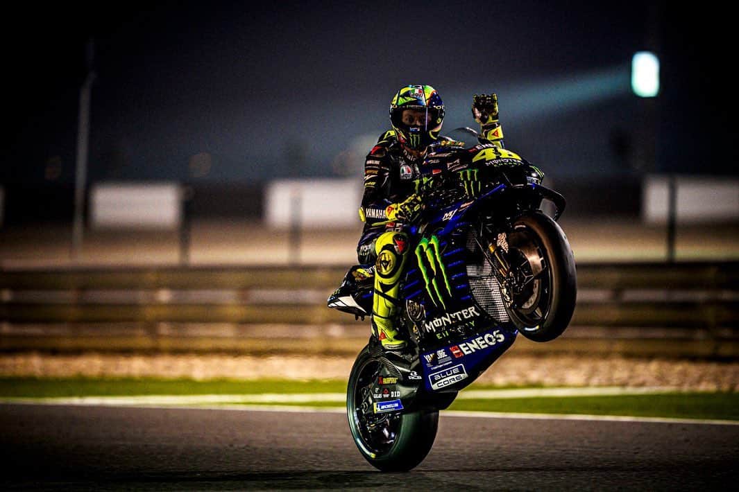 バレンティーノ・ロッシのインスタグラム：「Losail circuit,Qatar MotoGp test,day2 📸 @falex79 @gigisoldano」