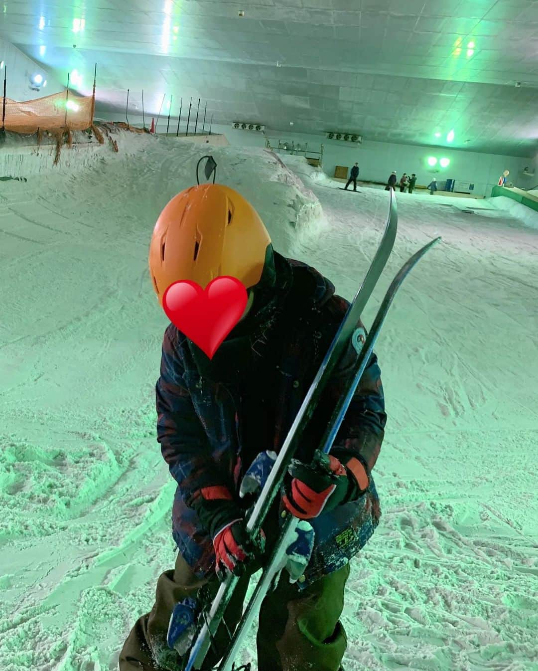 美香さんのインスタグラム写真 - (美香Instagram)「屋内スキー場へ🎿 わたしも4本だけ滑りました😙 やっぱり🏔に行きたい😂」2月24日 18時12分 - mikaofficial99