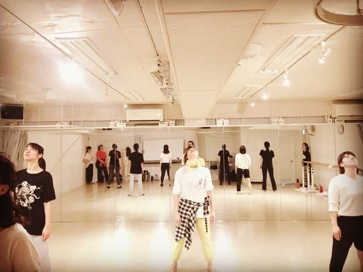 貴千碧のインスタグラム：「貴千碧ジャズ初中級クラスin東京💃✨ ワイワイ楽しくレッスンしてます😍✨✨ . . . #貴千碧#ダンスワークショップ#ジャズ初中級クラス#この度は #MISIA さん#アイノカタチ 当日いらっしゃった生徒さんたち数名と💃✊✨ いつも#わらい 溢れるクラス 楽しかった😆🙏 みんなありがとうー❣️」