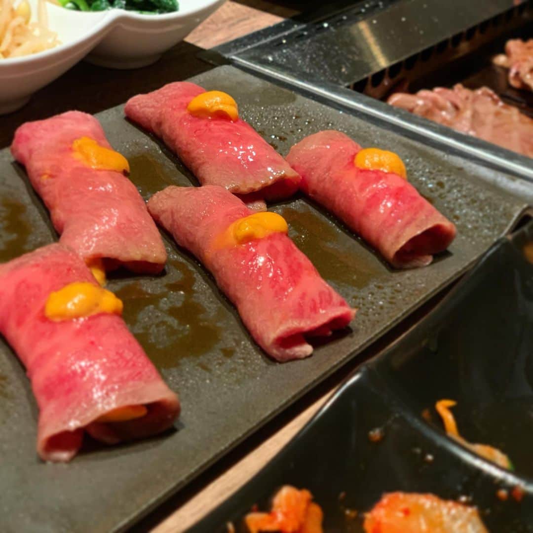 花奈澪さんのインスタグラム写真 - (花奈澪Instagram)「「YAKINIKU DAICHI ROPPONGI」﻿ ﻿ 俳優座劇場のある六本木。﻿ ﻿ 今江座長と同じ名前の焼肉屋がある！﻿ ってことで当時、スクエニさん＆冒険者メンバー何人かでご飯に。﻿ ﻿ お肉もワインもうまうまでした。﻿ ﻿締めのカレーも美味しかった...🍛 #焼肉 #yakinikudaichi #焼肉だいち六本木 #肉寿司 #焼肉大地 #今江大地 #俳優座劇場 #六本木 #さすがだいち #冒険者たちのホテル #なつかしい #終わらないドラクエ」2月24日 19時01分 - namio_dao