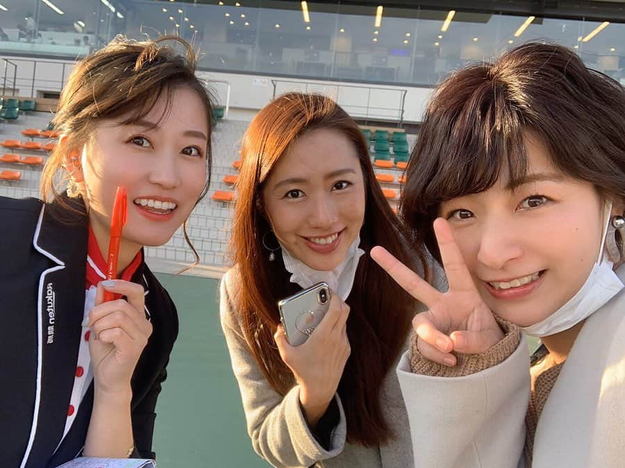 津田麻莉奈さんのインスタグラム写真 - (津田麻莉奈Instagram)「楽天競馬Presents🏇 そのだけいば予想会✨ ありがとうございました😊😊😊 6レースからメインレースまでいっこも当たらへんかったけど、勝負した最終レースが3連単ばっちり的中ー‼️🥰 追加入金して単勝も勝負した甲斐があった。 さすがSAコンビです👏 写真は楽天競馬ポッ娘と、プライベートで園田に来てた稲富ちゃん❤️ ⁑ ⁑ #モズファヴォリート #新子厩舎 #下原理騎手 #SAコンビ #勝利の女神になれた #厩舎で #勝利の女神として雇ってください #お願いします #園田競馬場 #楽天競馬 #そのだけいば #競馬#地方競馬 #まりなる #津田麻莉奈」2月24日 18時57分 - tsudamarinal