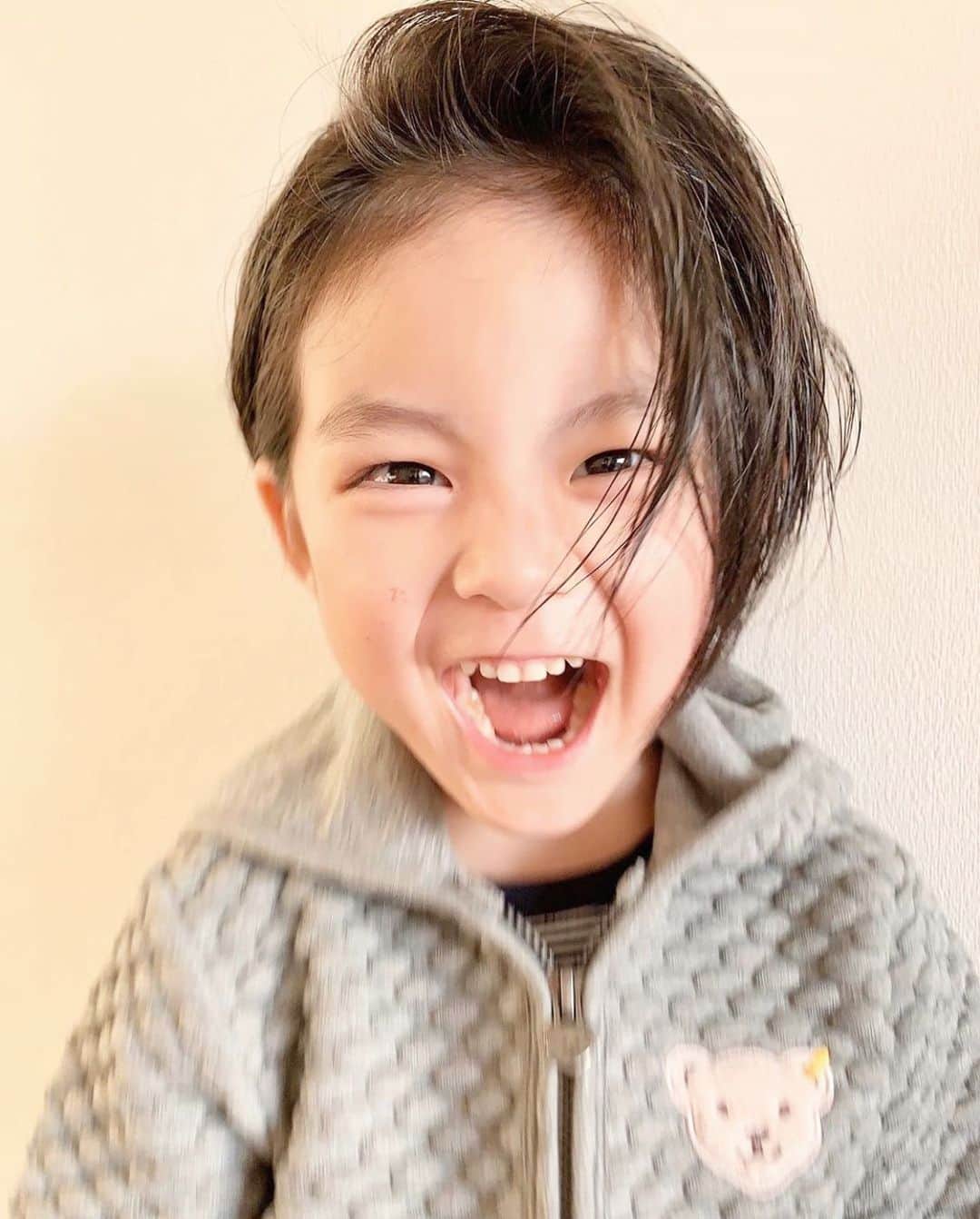 木村直人さんのインスタグラム写真 - (木村直人Instagram)「ヘアースタイルが4歳じゃないね。  #美容師家庭　#長男　#前下がりボブ」2月24日 19時06分 - air_kimura