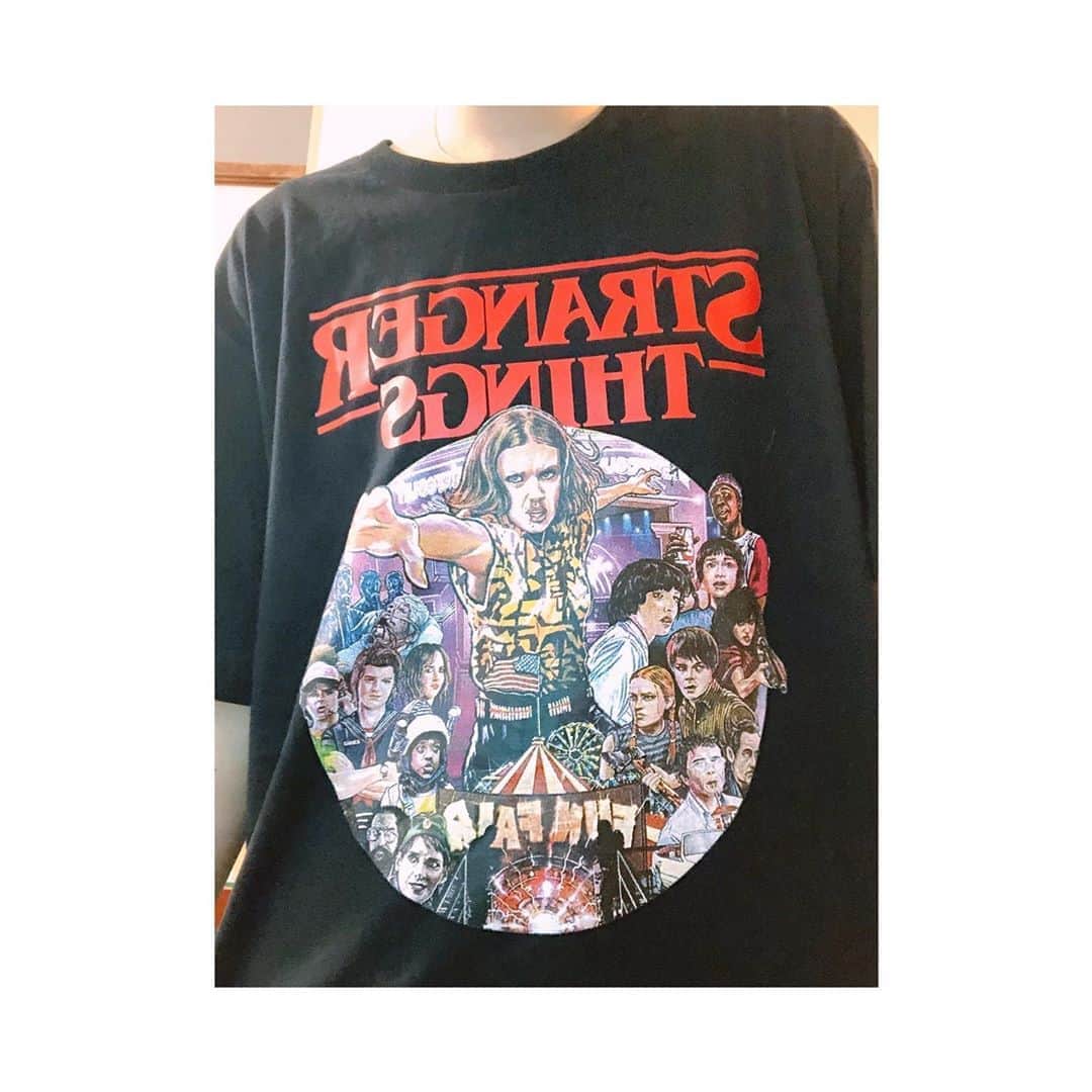 はねゆりのインスタグラム：「大好きなドラマのTシャツ✨😍 明日のお弁当と遅めの晩ご飯の準備せねば…」