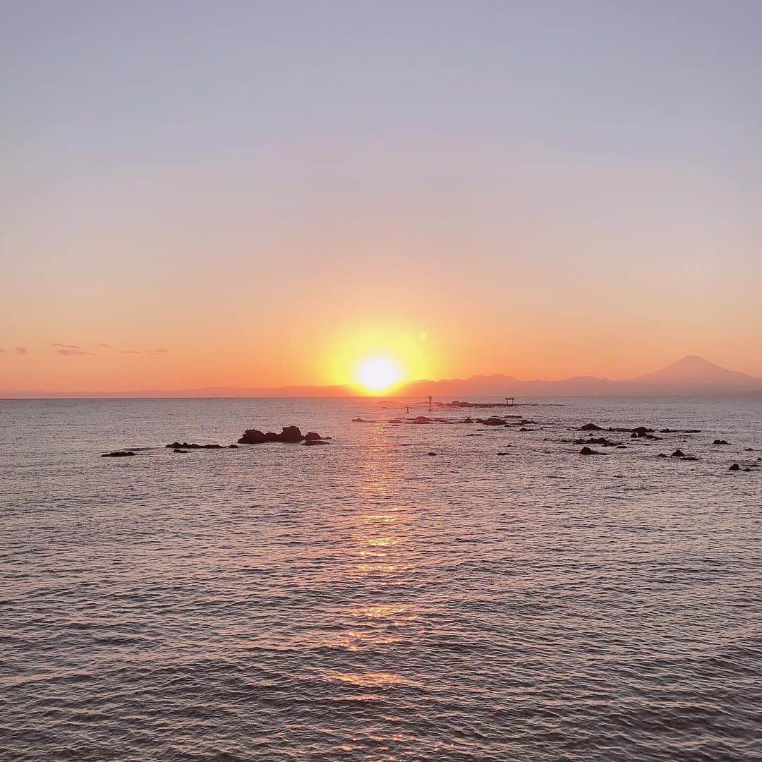 森田真理華さんのインスタグラム写真 - (森田真理華Instagram)「永遠にぼーっとすれば やるべきこと浮き出てくる🪐 . #葉山#海」2月24日 19時39分 - marika__morita